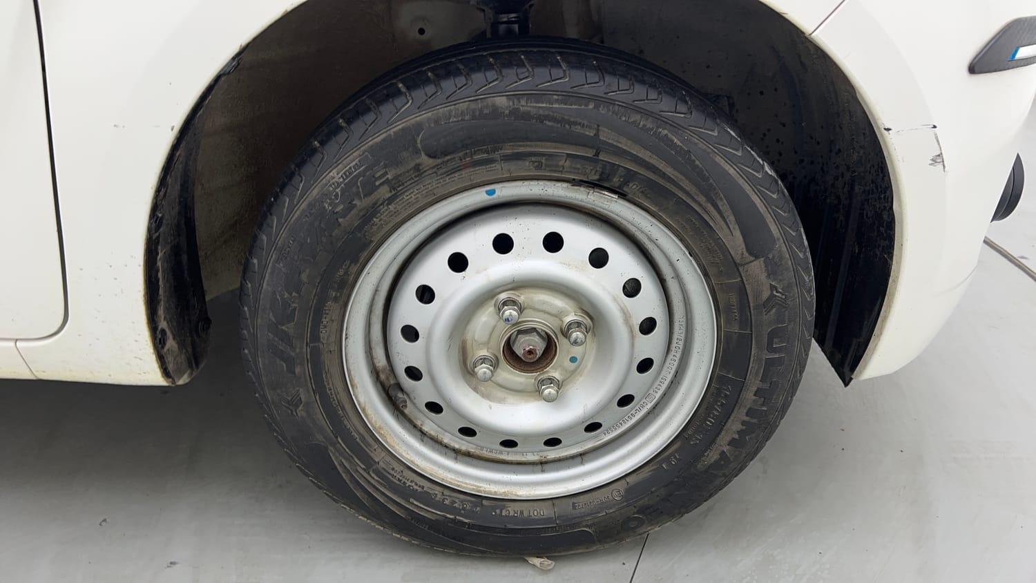 Used 2023 Maruti Suzuki Wagon R LXI 1.0 Petrol Manual tyres RIGHT FRONT TYRE RIM VIEW