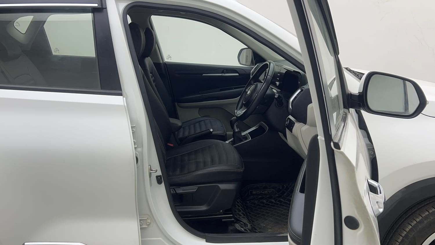 Used 2021 Kia Sonet HTX 1.5 Diesel Manual interior RIGHT SIDE FRONT DOOR CABIN VIEW