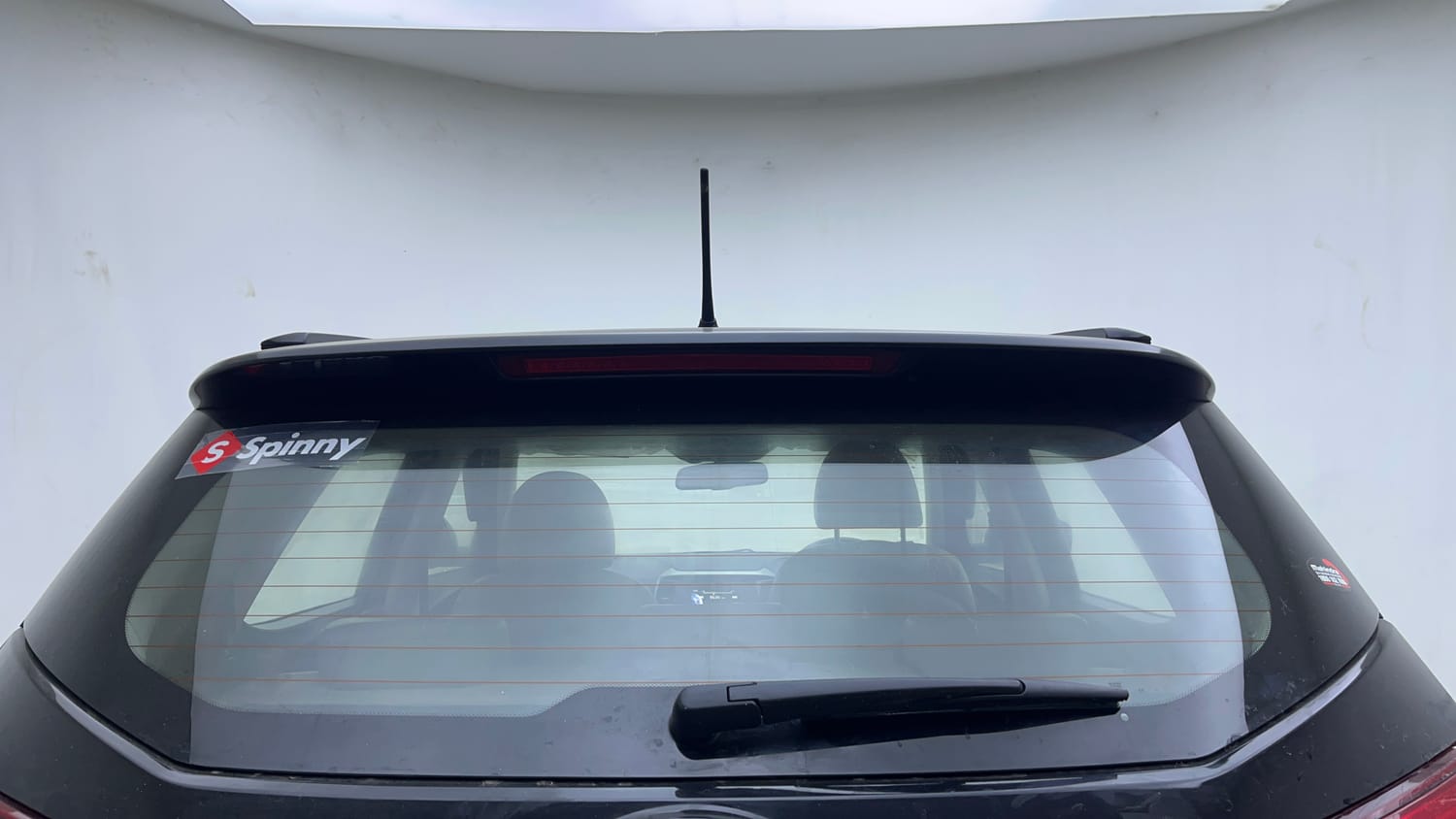 Used 2022 Mahindra XUV 300 W8 (O) 1.2 Petrol Petrol Manual exterior BACK WINDSHIELD VIEW