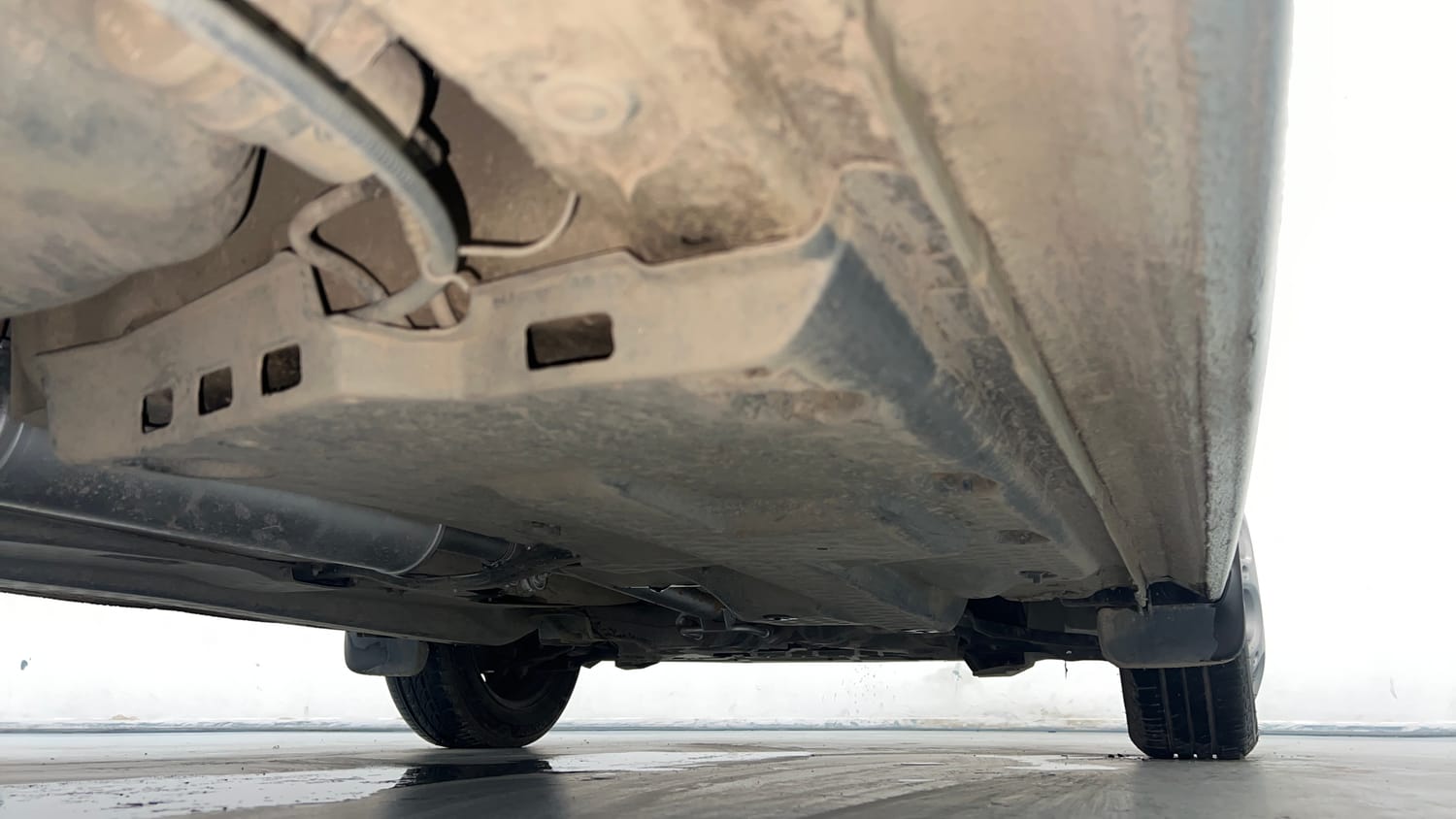Used 2019 Volkswagen Ameo Comfortline 1.0L (P) Petrol Manual extra REAR RIGHT UNDERBODY VIEW