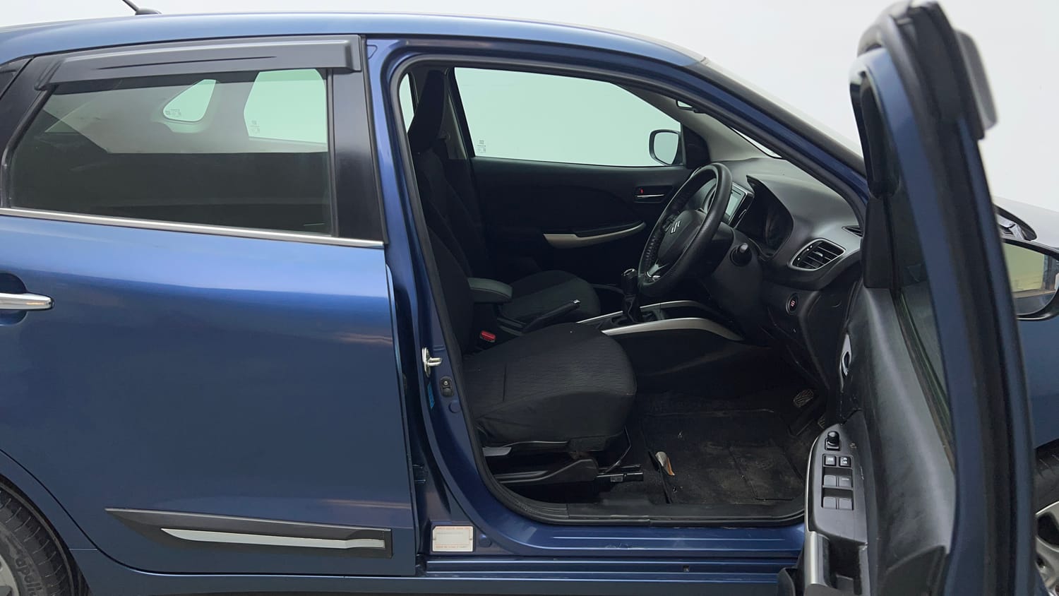 Used 2017 Maruti Suzuki Baleno Alpha 1.2 Petrol Manual interior RIGHT SIDE FRONT DOOR CABIN VIEW