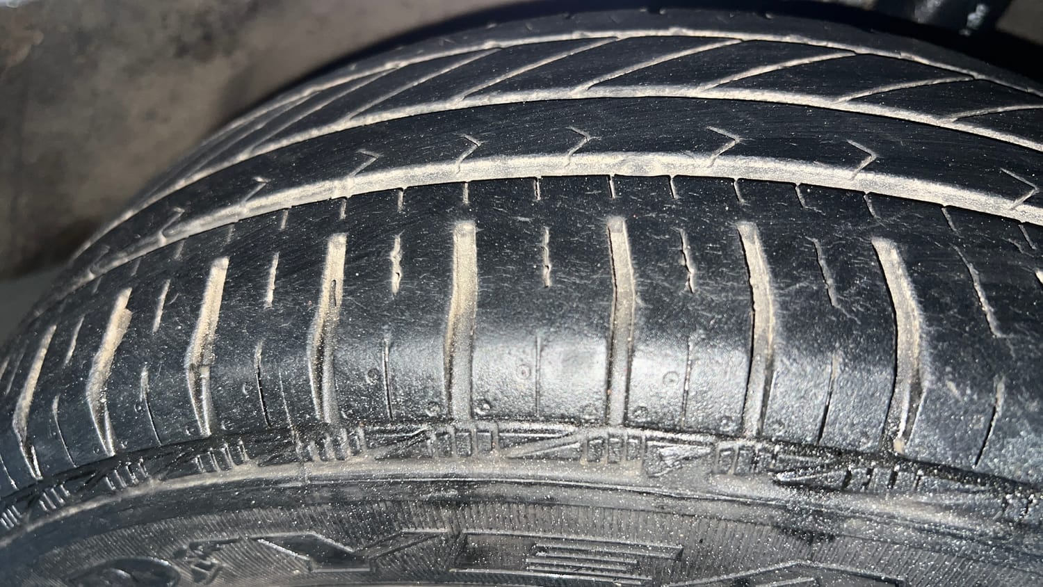 Used 2017 Maruti Suzuki Celerio ZXi AMT Petrol Automatic tyres RIGHT FRONT TYRE TREAD VIEW