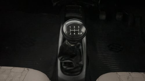 Used 2013 Maruti Suzuki Wagon R VXI Petrol Manual interior GEAR  KNOB VIEW