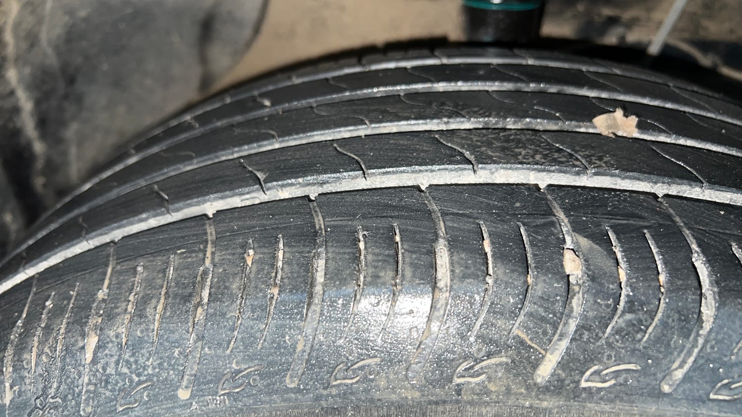 Used 2023 Maruti Suzuki Brezza VXi Petrol Manual tyres RIGHT FRONT TYRE TREAD VIEW