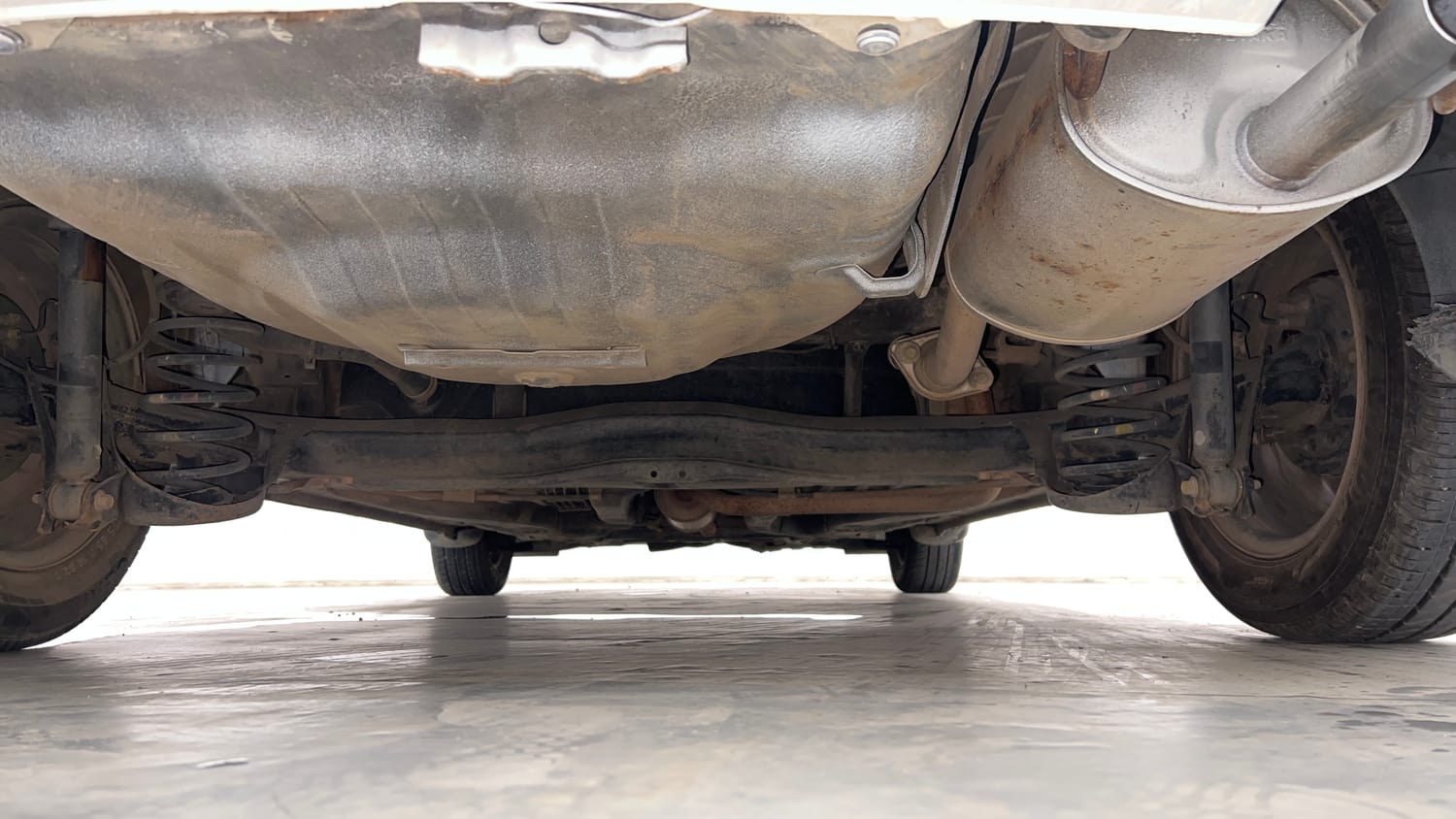 Used 2016 Honda Amaze 1.2 S i-VTEC Petrol Manual extra REAR UNDERBODY VIEW (TAKEN FROM REAR)