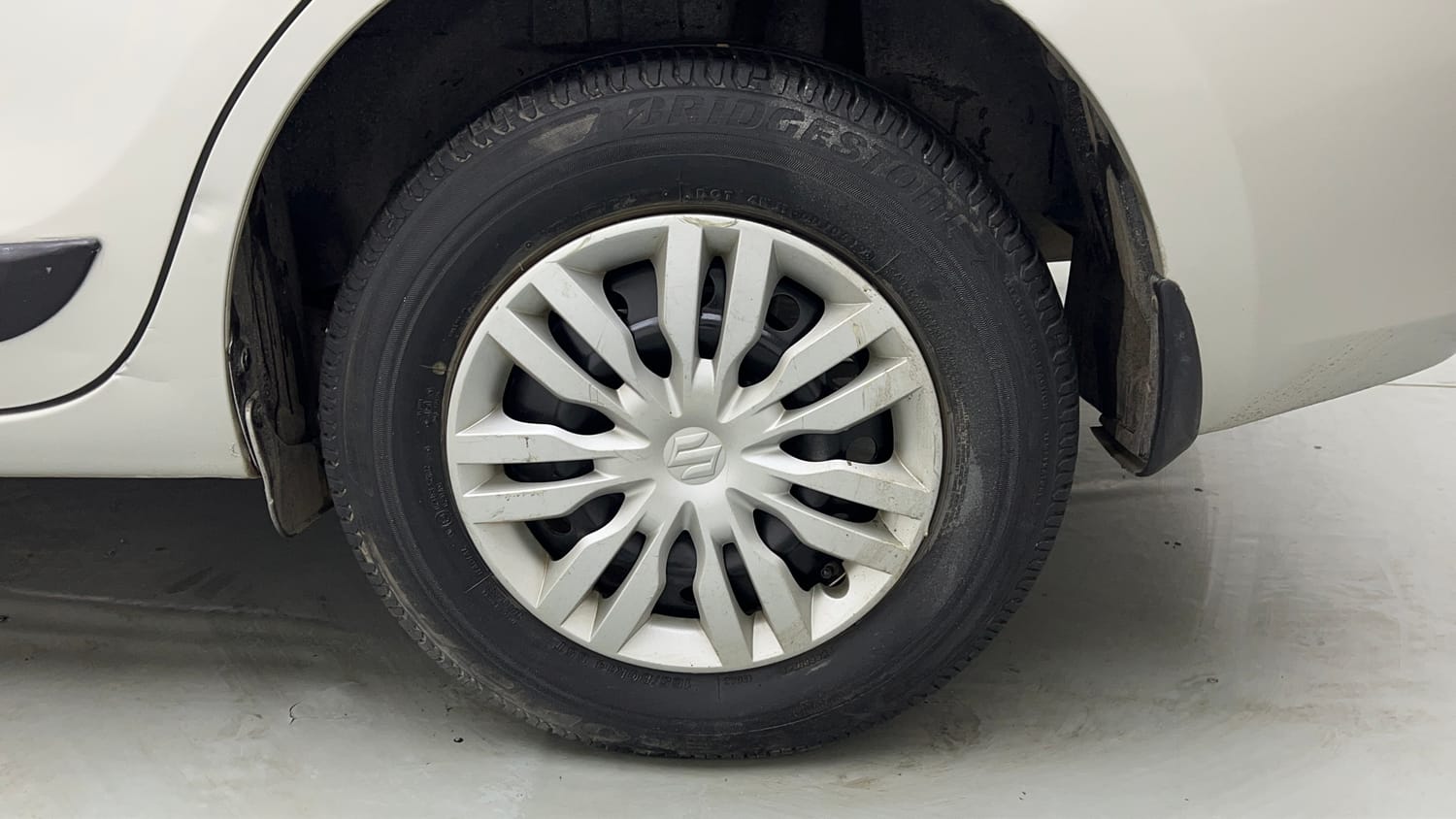 Used 2019 Maruti Suzuki Dzire VXi Petrol Manual tyres LEFT REAR TYRE RIM VIEW