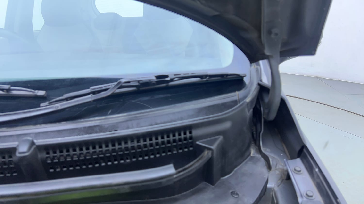 Used 2019 Hyundai Santro Sportz CNG Cng Manual engine ENGINE LEFT SIDE HINGE & APRON VIEW