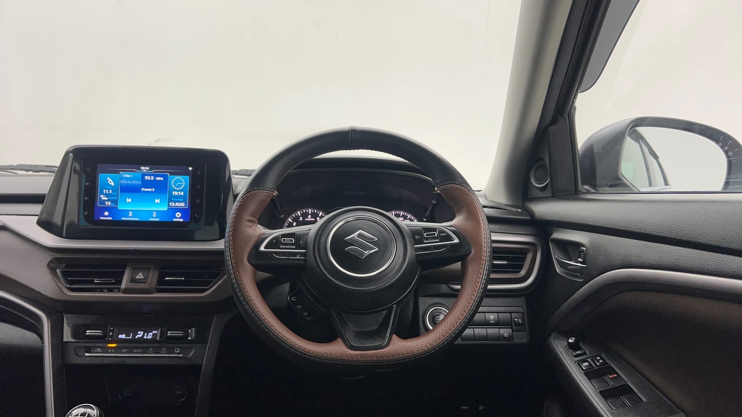 Used 2023 Maruti Suzuki Brezza ZXi Petrol Manual interior STEERING VIEW