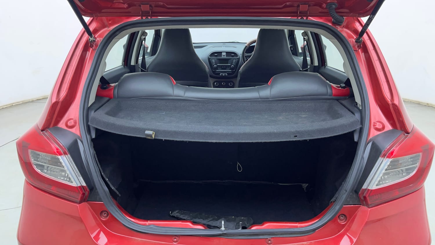 Used 2018 Tata Tiago Revotron XT Petrol Manual interior DICKY INSIDE VIEW