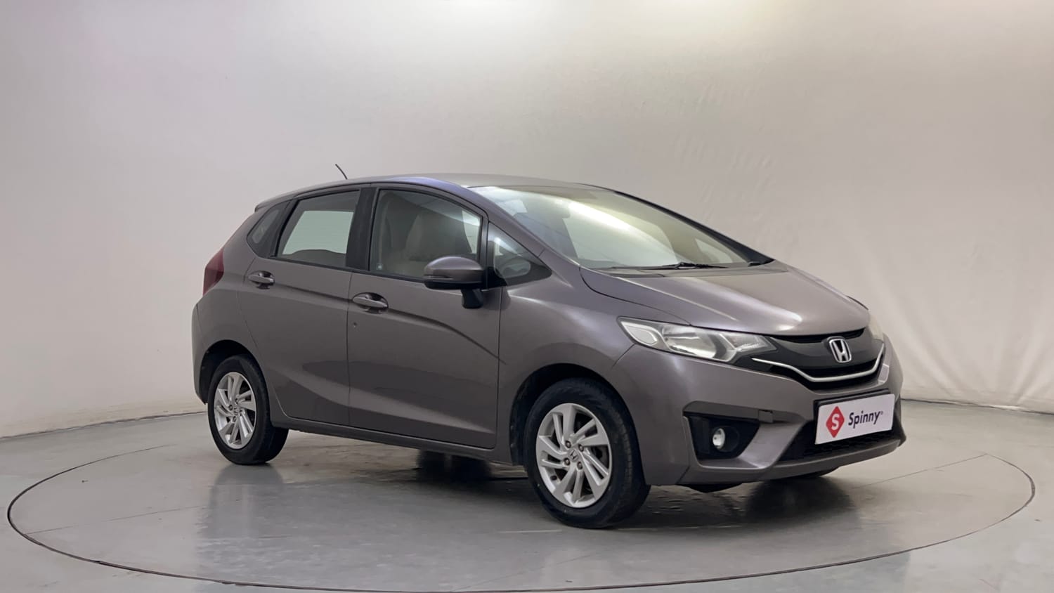 Used 2016 Honda Jazz V AT Petrol Petrol Automatic exterior RIGHT FRONT CORNER VIEW