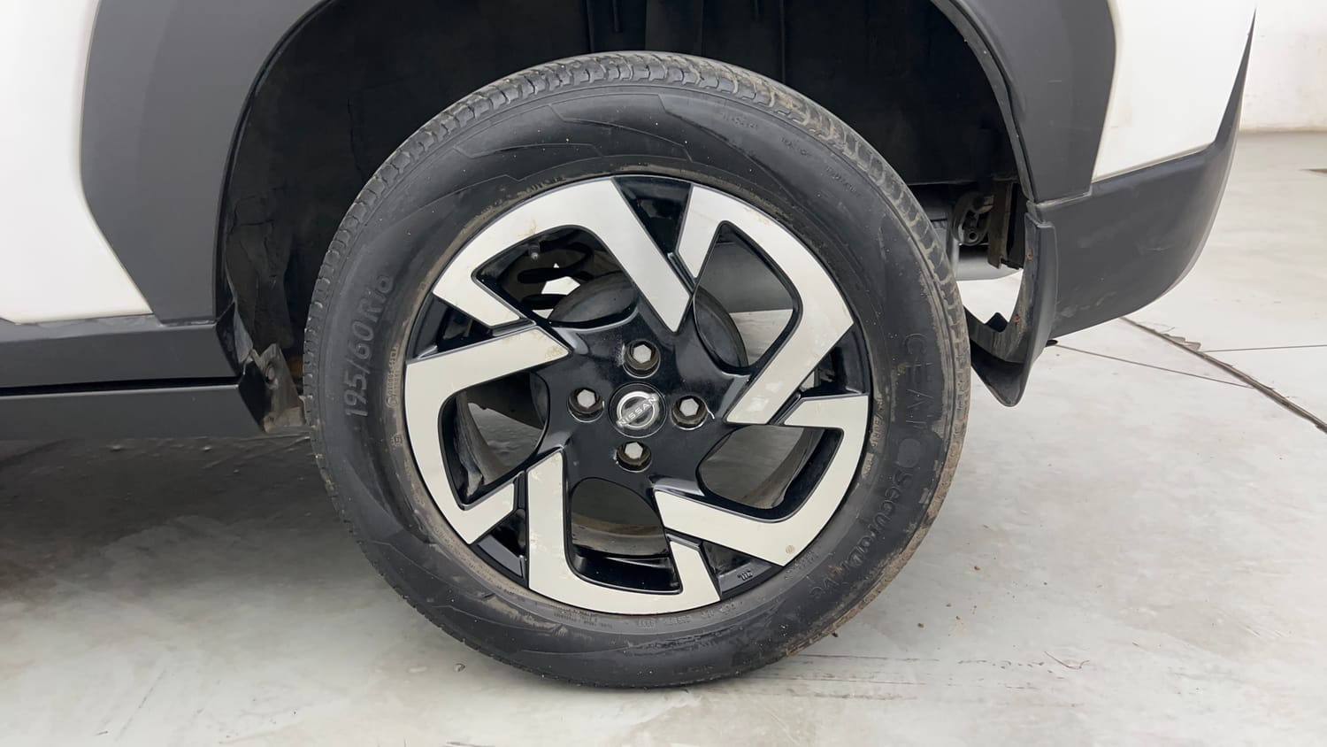 Used 2024 Nissan Magnite XV Premium Turbo CVT Petrol Automatic tyres LEFT REAR TYRE RIM VIEW
