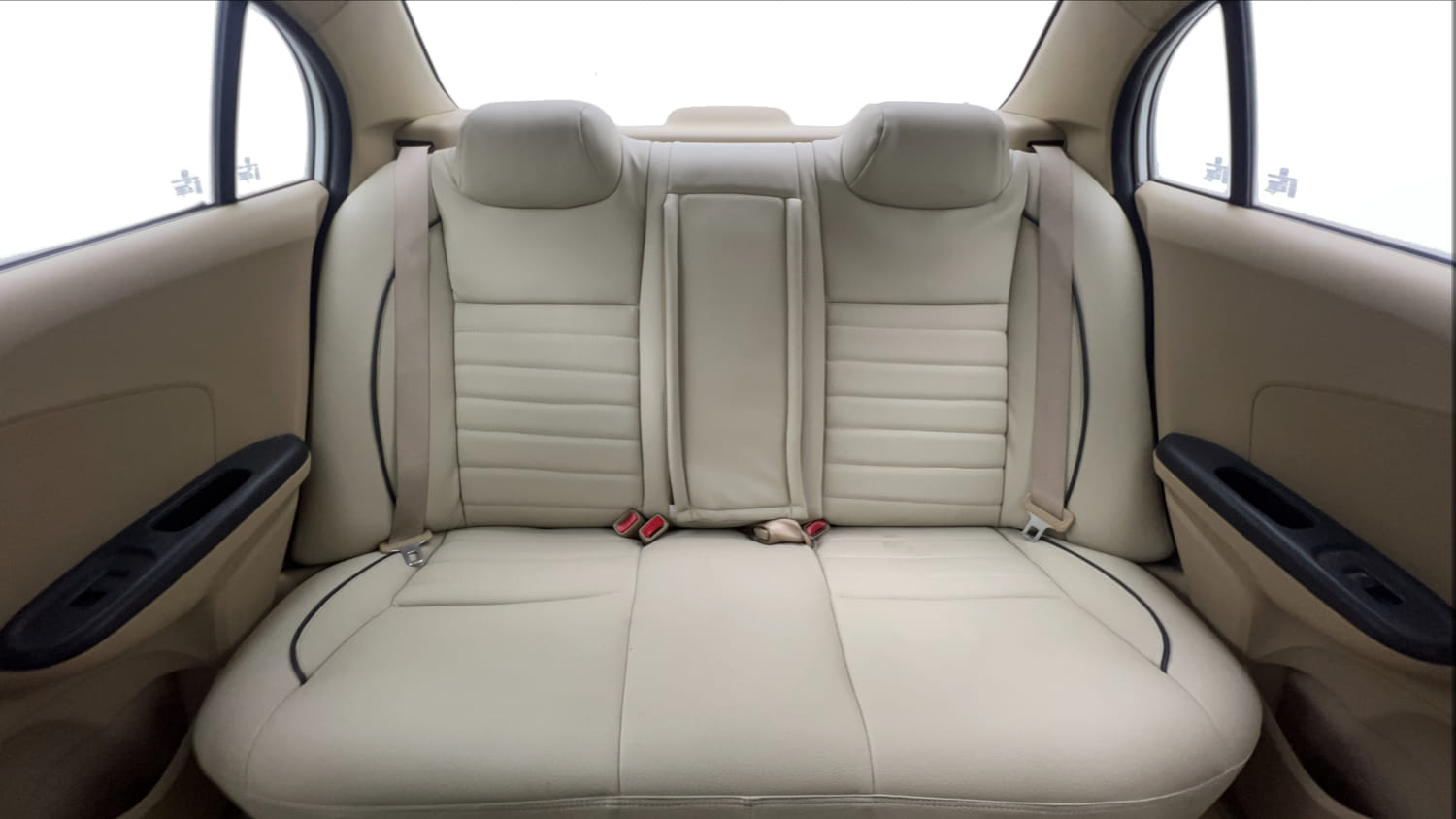 Used 2016 Honda Amaze 1.2 S i-VTEC Petrol Manual interior REAR SEAT CONDITION VIEW