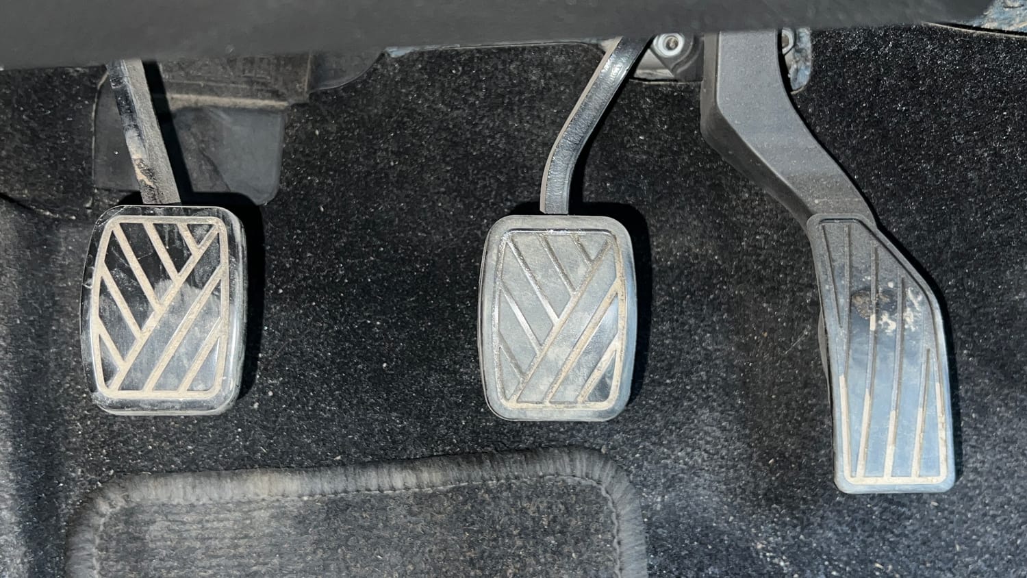 Used 2023 Maruti Suzuki Brezza VXi Petrol Manual interior PEDALS VIEW