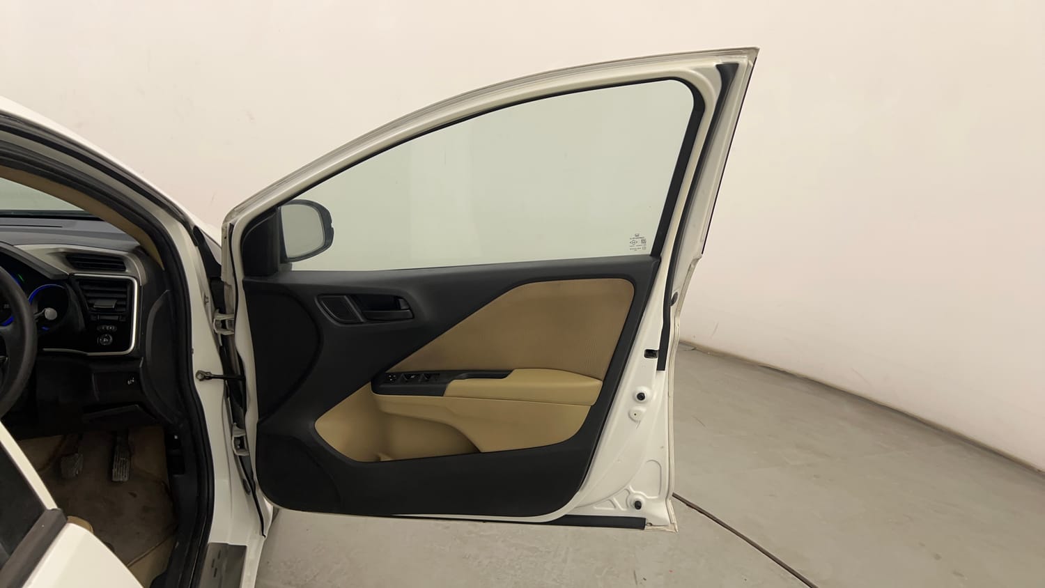 Used 2016 Honda City SV Diesel Diesel Manual interior RIGHT FRONT DOOR OPEN VIEW