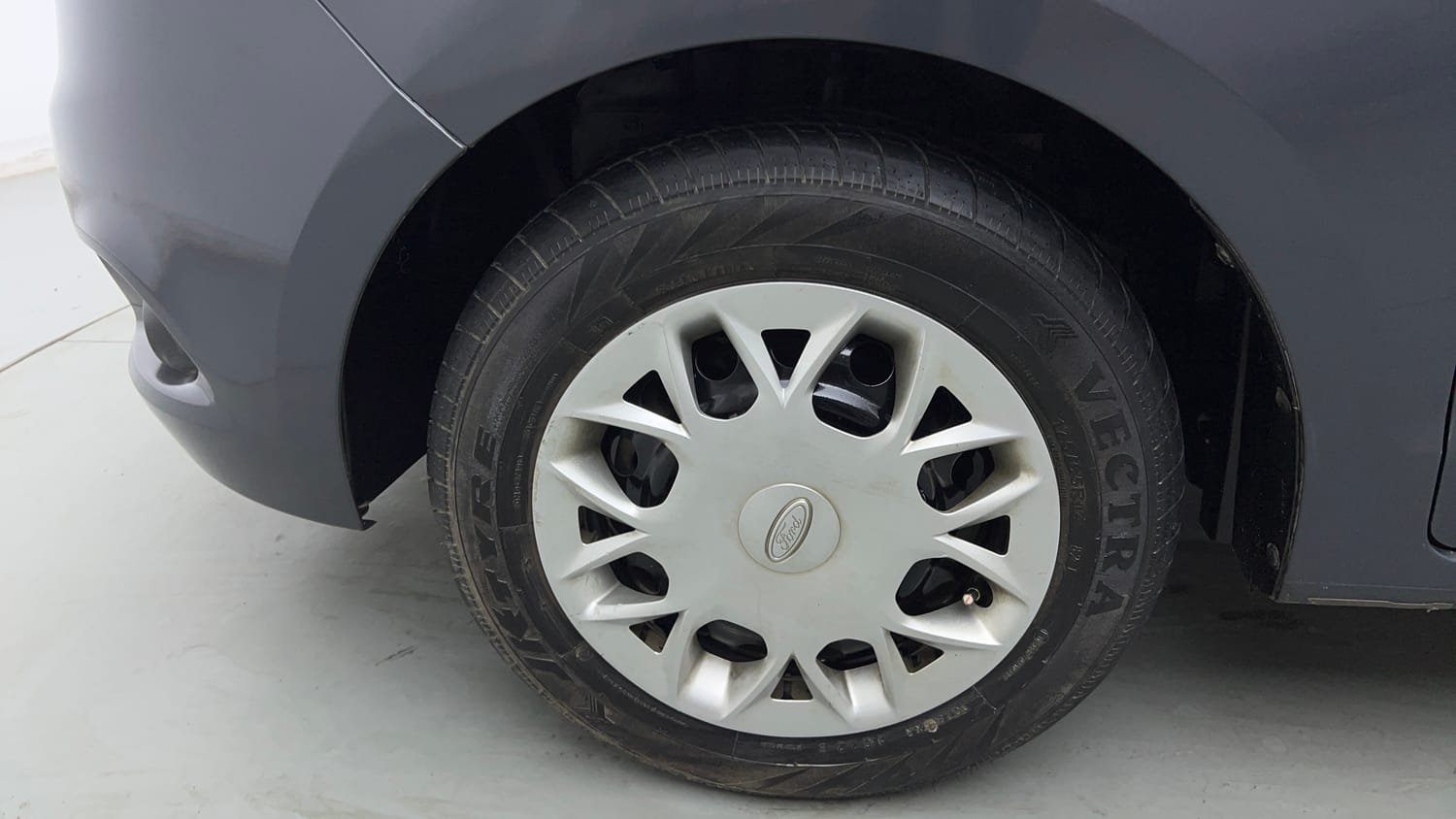 Used 2016 Ford Figo Trend 1.2 Ti-VCT Petrol Manual tyres LEFT FRONT TYRE RIM VIEW
