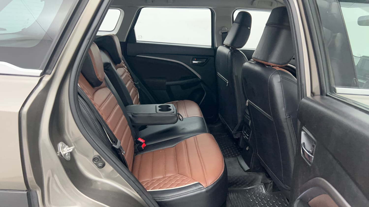 Used 2023 Maruti Suzuki Brezza ZXi Petrol Manual interior RIGHT SIDE REAR DOOR CABIN VIEW