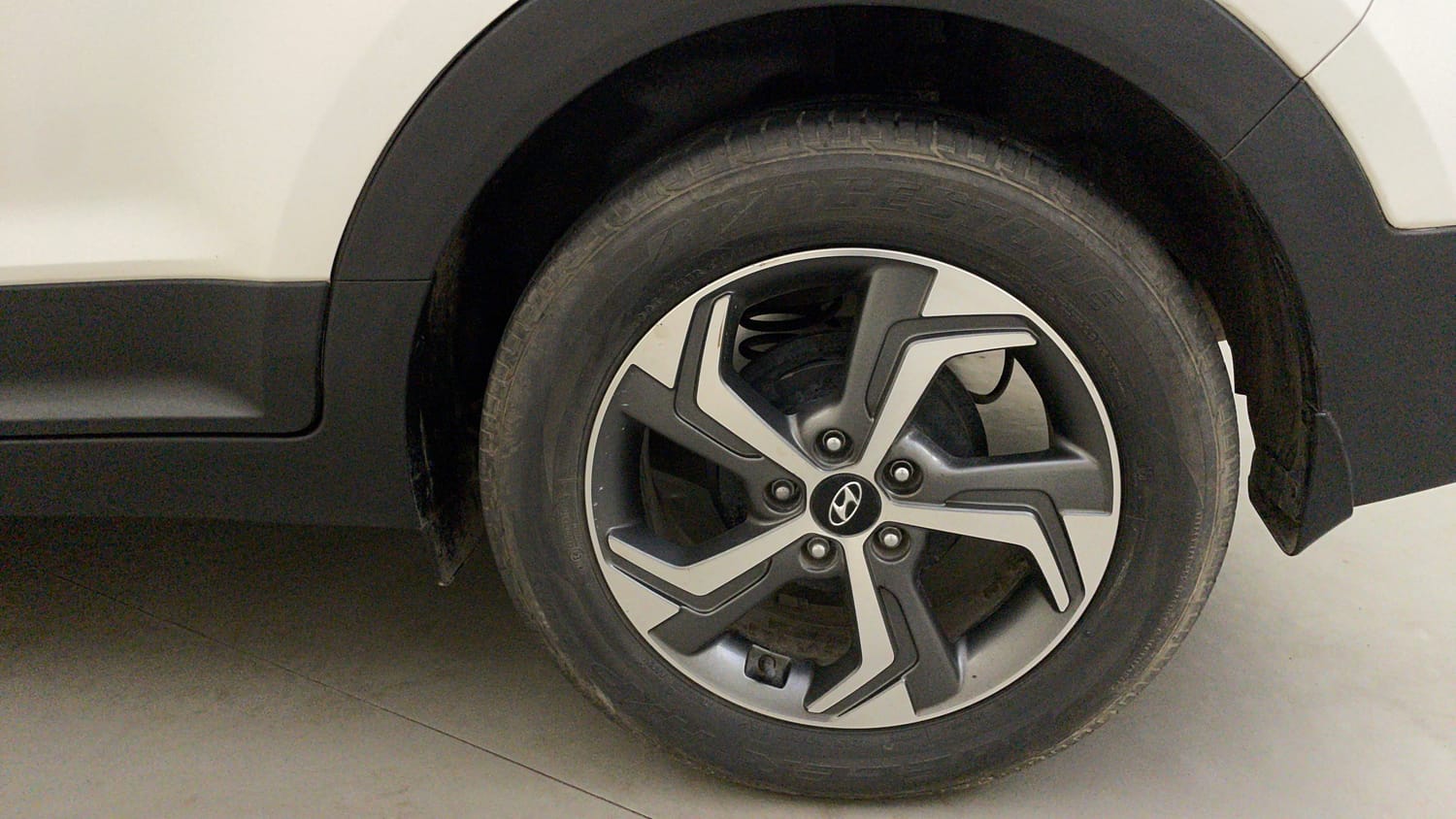 Used 2019 Hyundai Creta SX 1.6 AT Petrol Petrol Automatic tyres LEFT REAR TYRE RIM VIEW