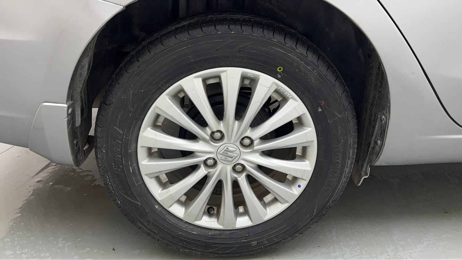 Used 2018 Maruti Suzuki Ciaz Delta Hybrid 1.5 Petrol Manual tyres RIGHT REAR TYRE RIM VIEW