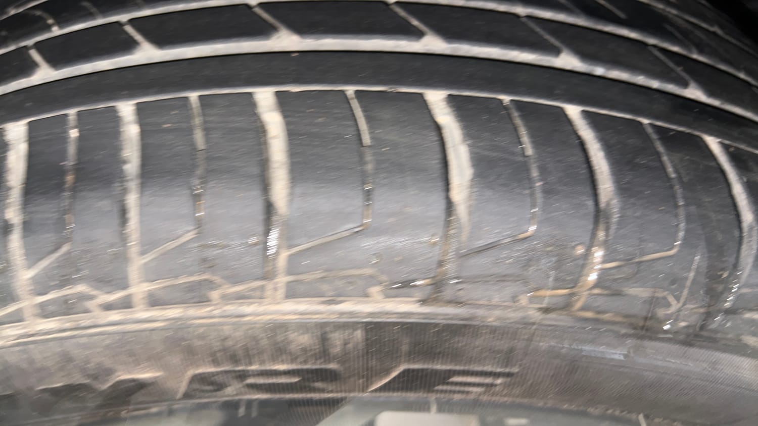 Used 2024 Hyundai Creta 1.5 Turbo Petrol DCT SX(O) Petrol Automatic tyres LEFT REAR TYRE TREAD VIEW