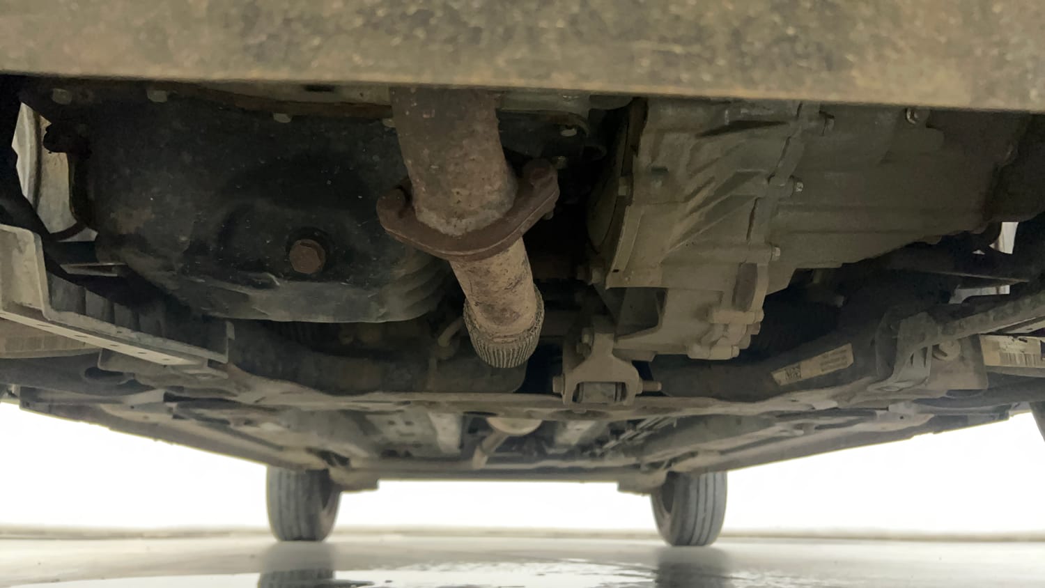 Used 2022 Tata Punch Adventure Rhythm Pack MT Petrol Manual extra FRONT LEFT UNDERBODY VIEW