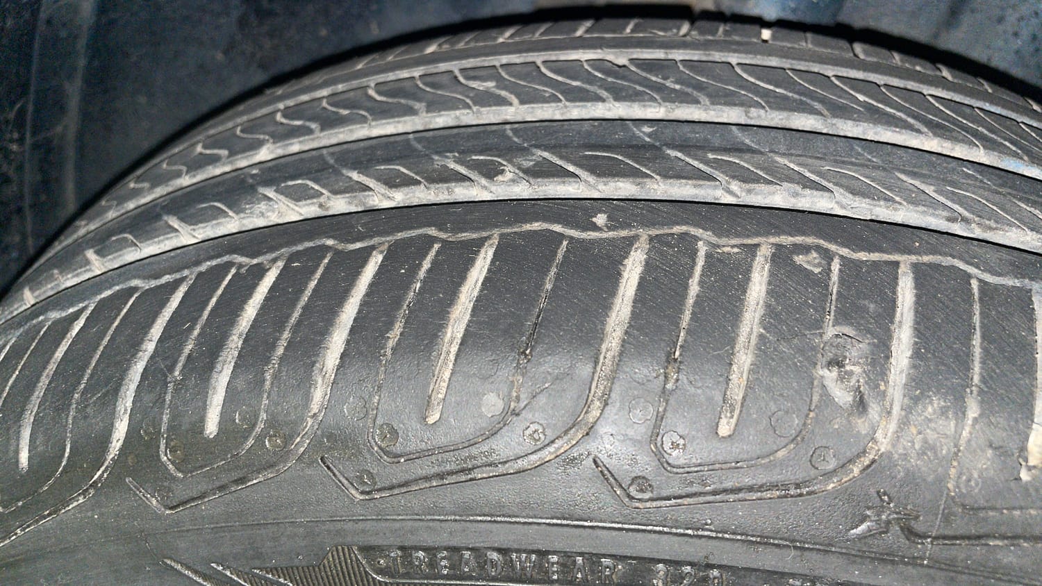 Used 2022 Tata Altroz XZ Plus Petrol Petrol Manual tyres RIGHT REAR TYRE TREAD VIEW