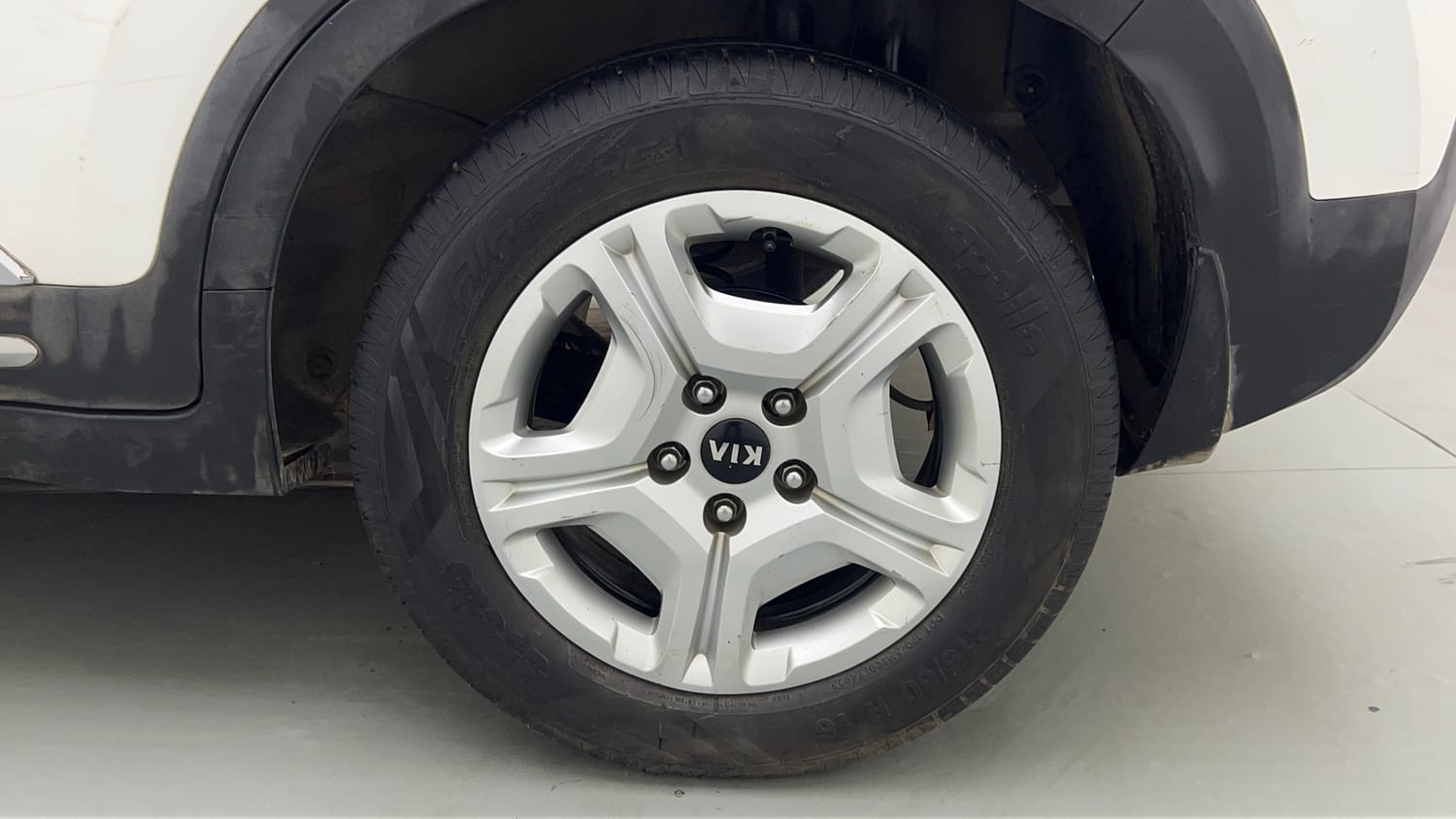Used 2021 Kia Sonet HTX 1.5 Diesel Manual tyres LEFT REAR TYRE RIM VIEW
