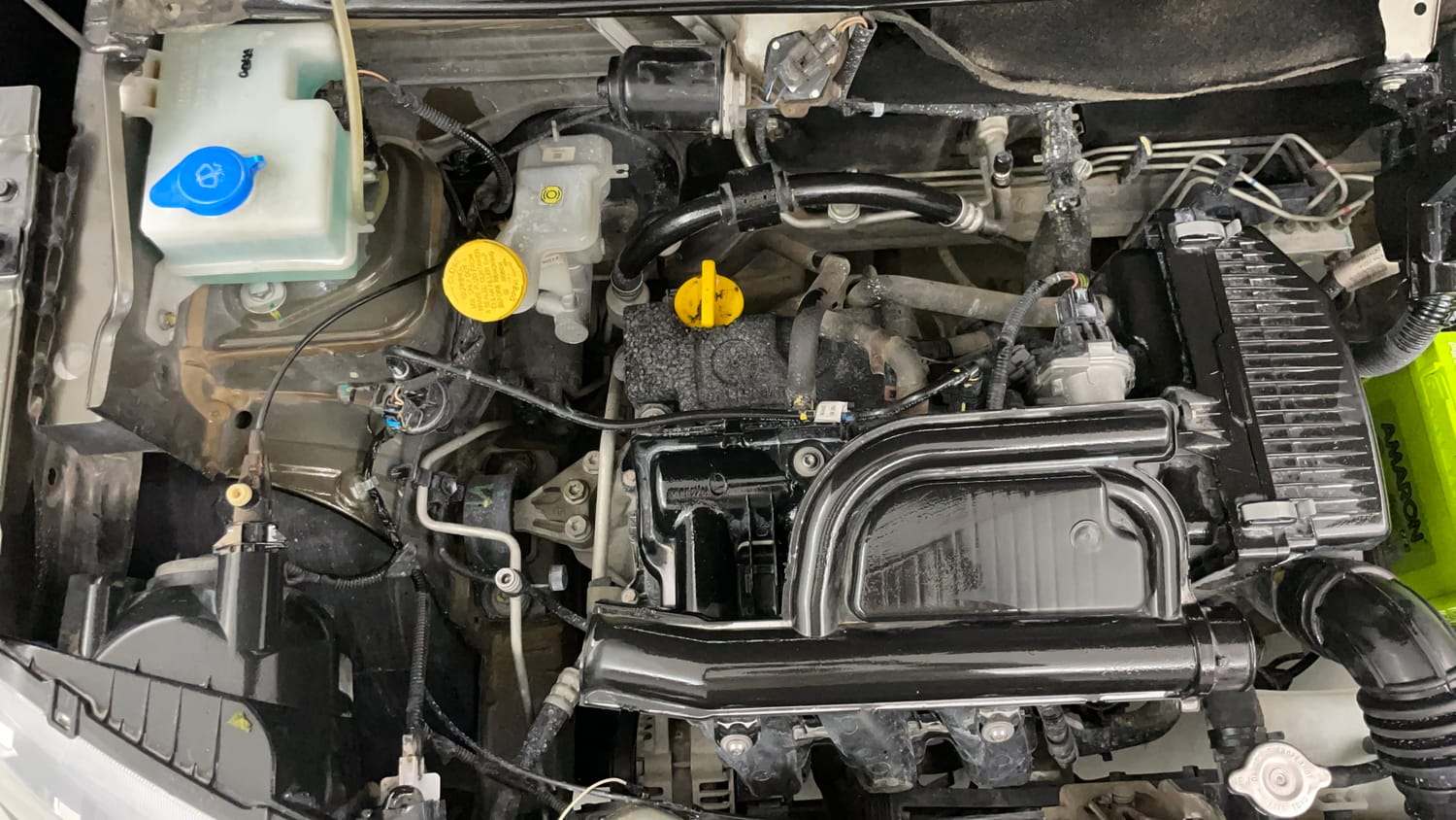 Used 2019 Renault Kwid RXT (O) 1.0 SCE Edition Petrol Manual engine ENGINE RIGHT SIDE VIEW