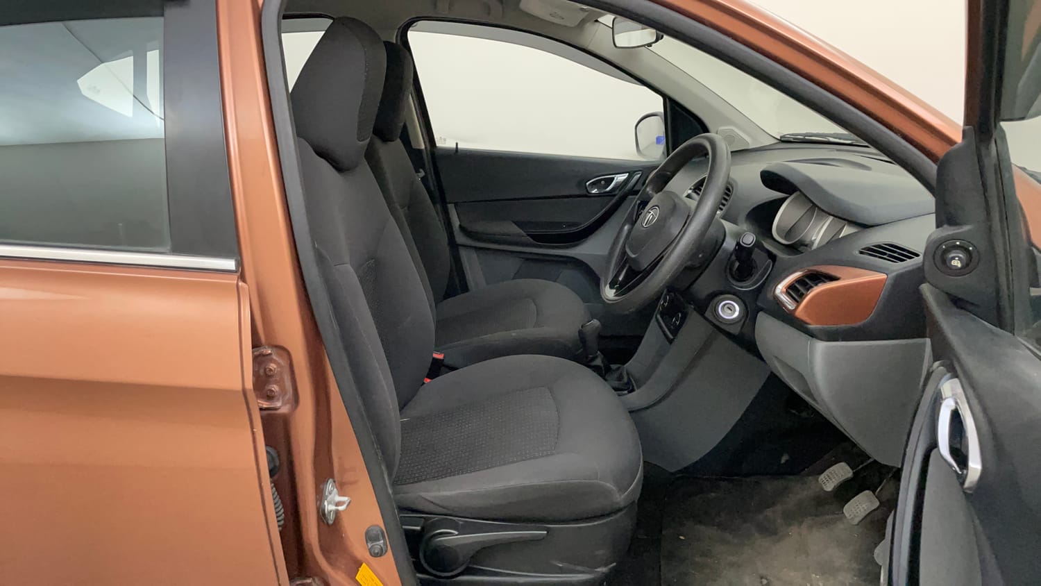 Used 2017 Tata Tigor Revotorq XZ (O) Diesel Manual interior RIGHT SIDE FRONT DOOR CABIN VIEW