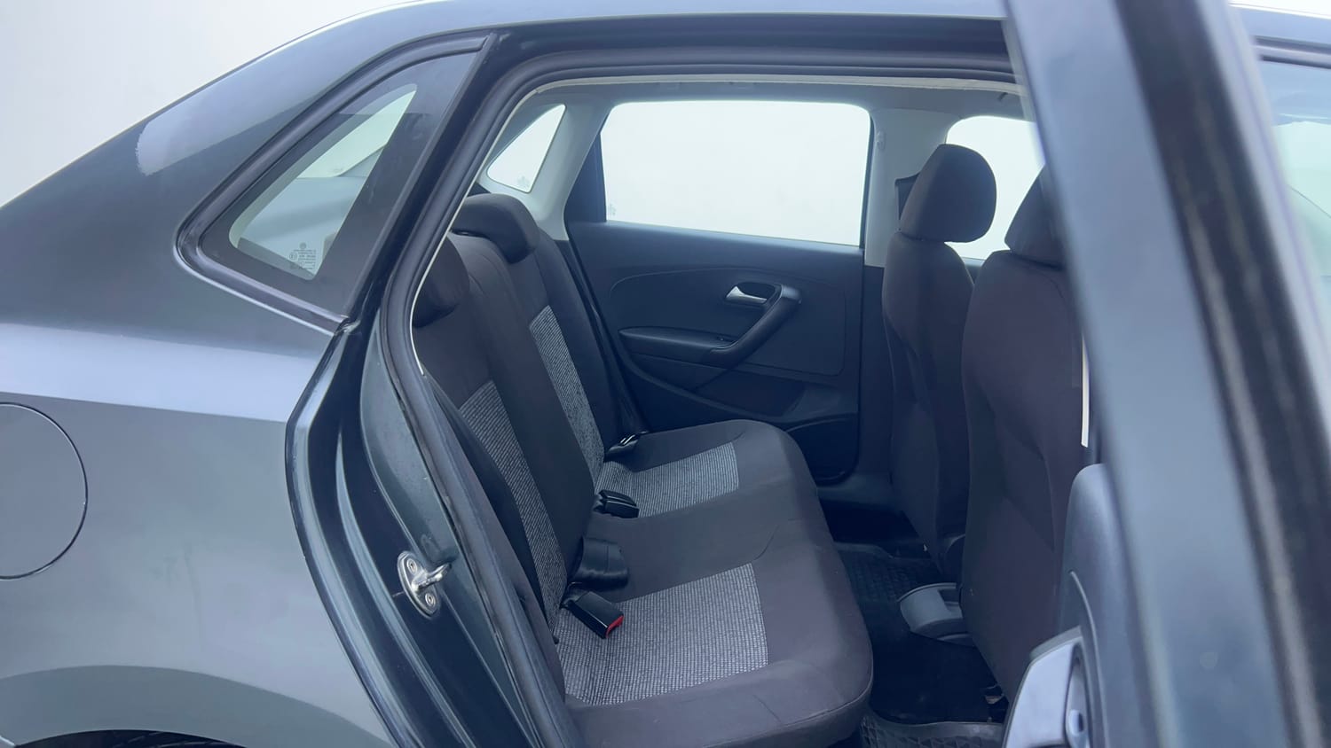 Used 2019 Volkswagen Ameo Comfortline 1.0L (P) Petrol Manual interior RIGHT SIDE REAR DOOR CABIN VIEW