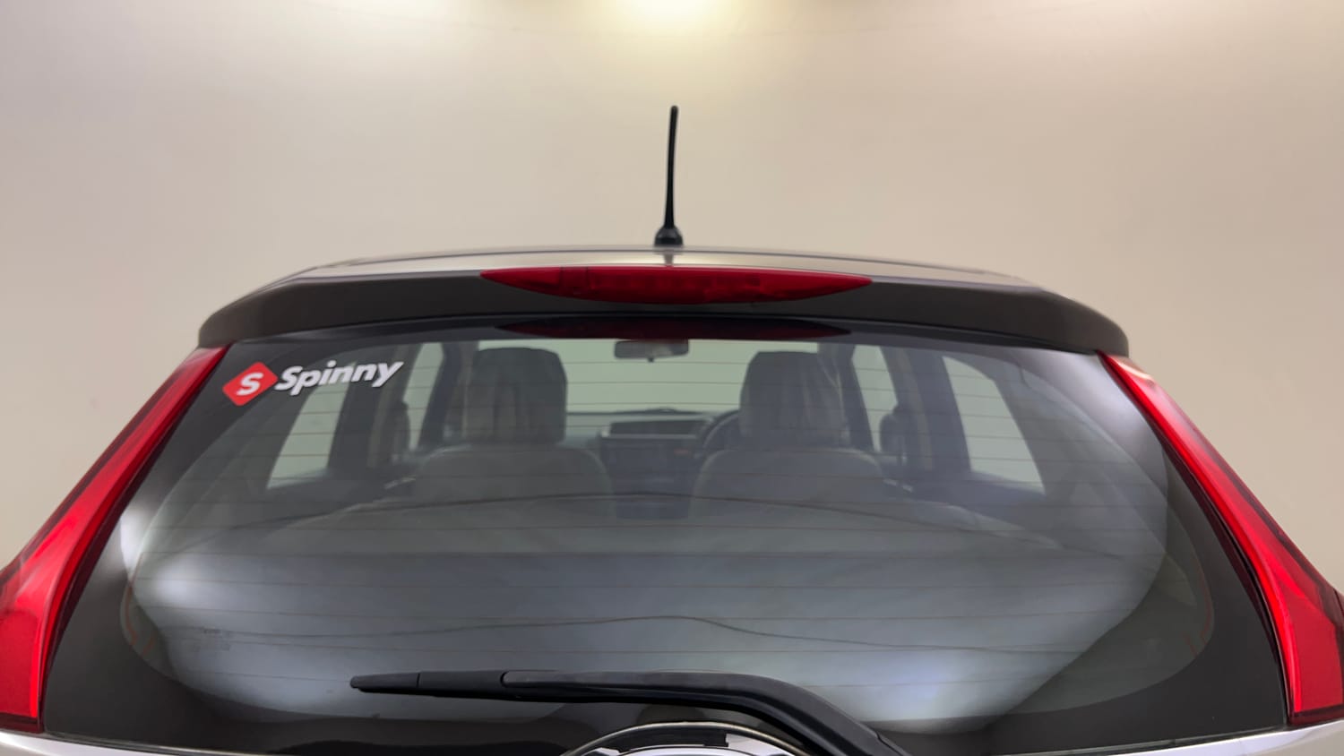 Used 2016 Honda Jazz V AT Petrol Petrol Automatic top_features Rear defogger