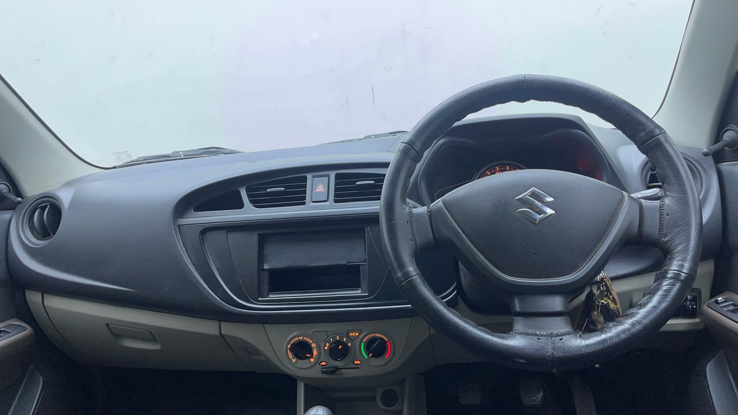 Used 2015 Maruti Suzuki Alto K10 LXi Petrol Manual interior DASHBOARD VIEW