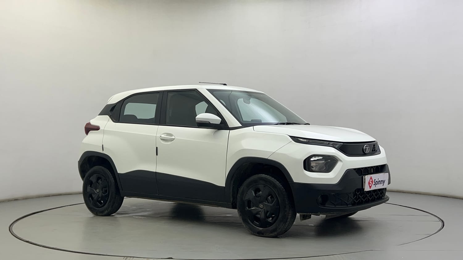 Used 2022 Tata Punch Adventure Rhythm Pack MT Petrol Manual exterior RIGHT FRONT CORNER VIEW