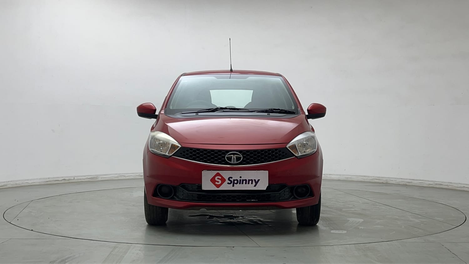 Used 2019 Tata Tiago Revotron XZ w/o Alloy Petrol Manual exterior FRONT VIEW