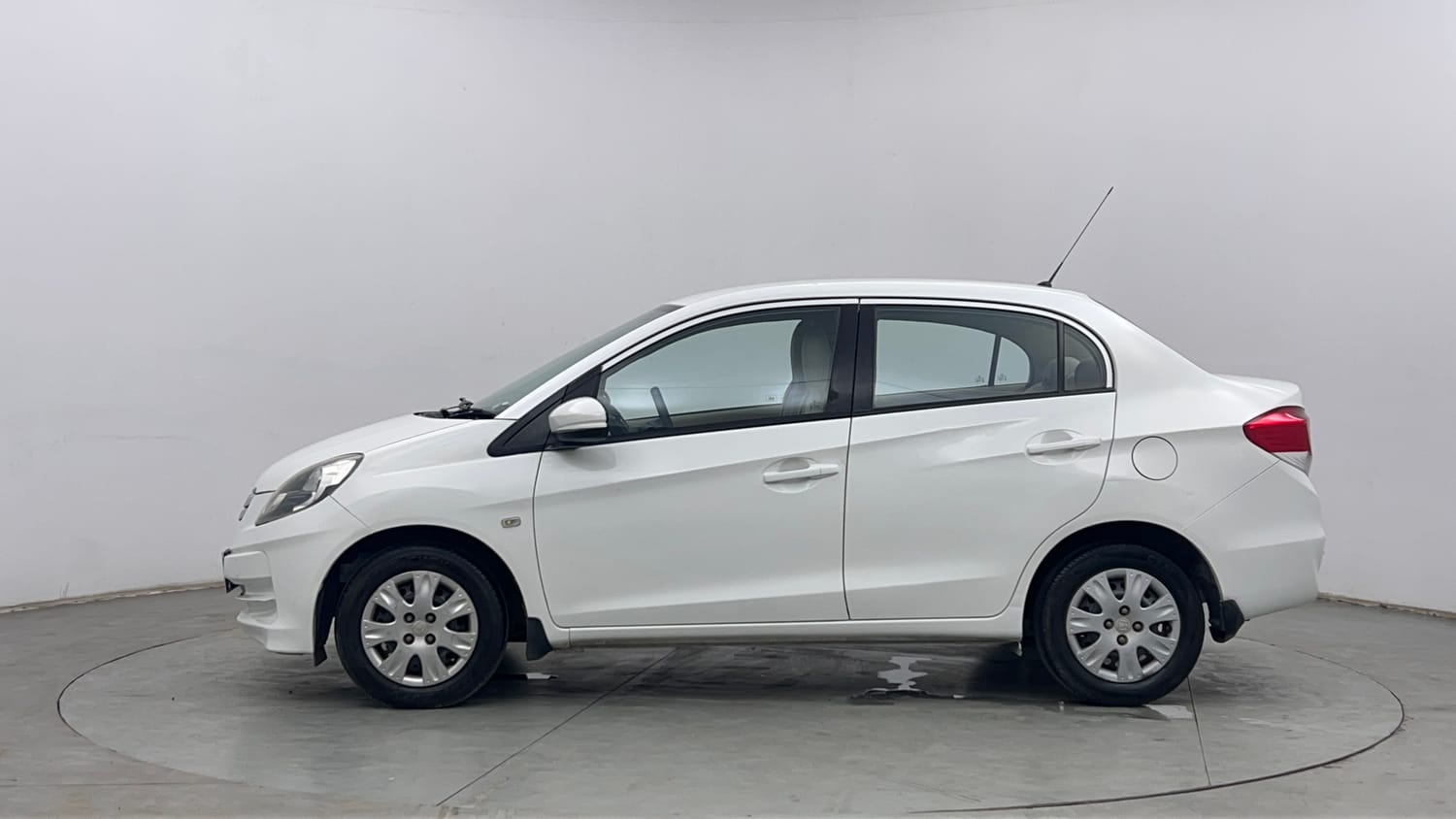 Used 2016 Honda Amaze 1.2 S i-VTEC Petrol Manual exterior LEFT SIDE VIEW