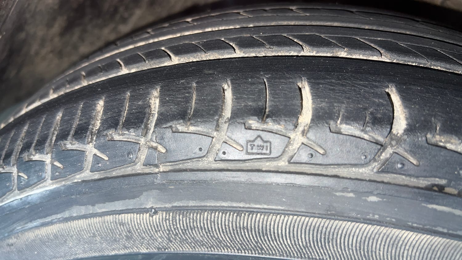 Used 2019 Tata Tiago Revotron XZ w/o Alloy Petrol Manual tyres RIGHT FRONT TYRE TREAD VIEW