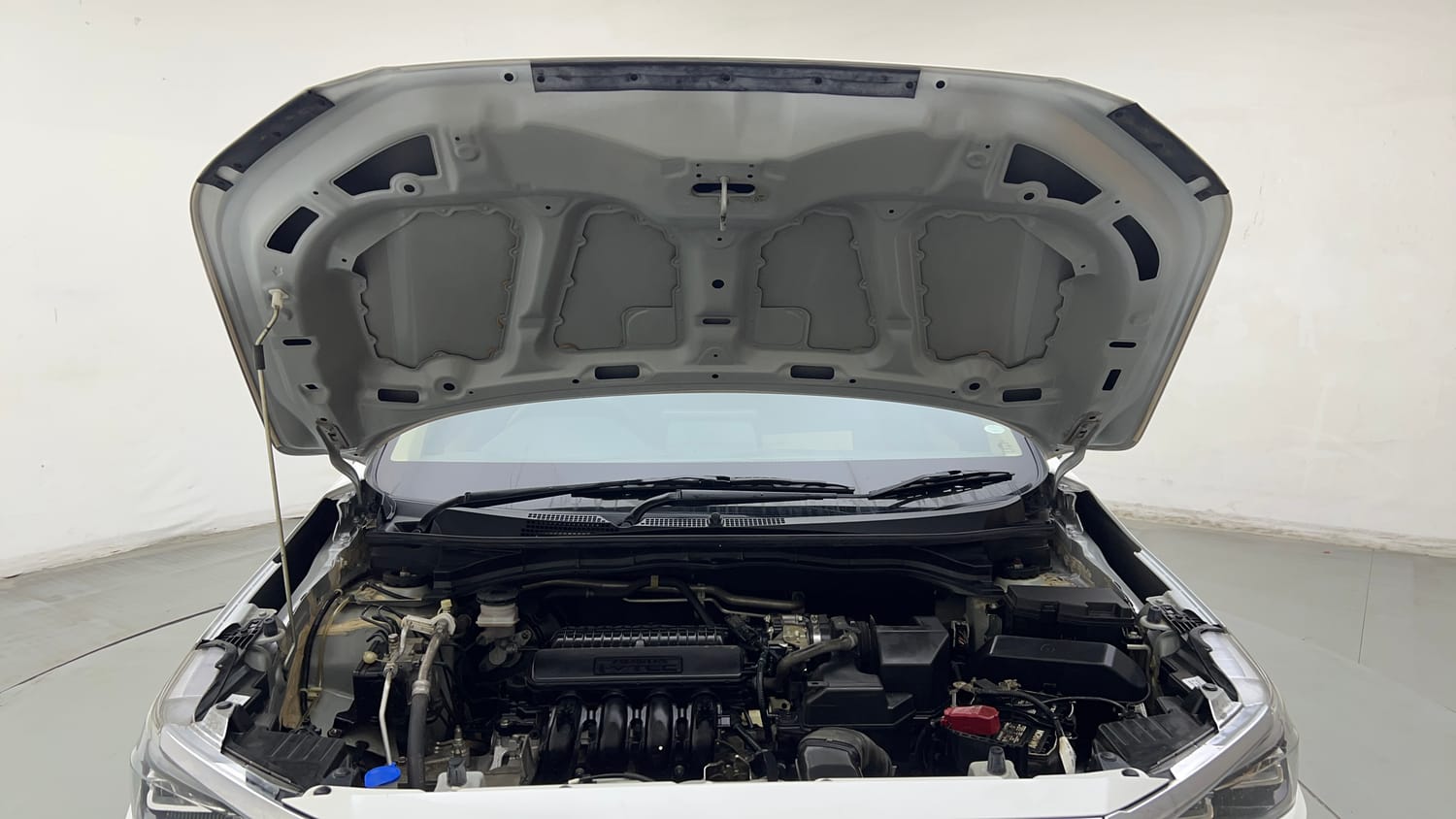 Used 2025 Honda Amaze ZX 1.2 Petrol CVT Petrol Automatic engine ENGINE & BONNET OPEN FRONT VIEW