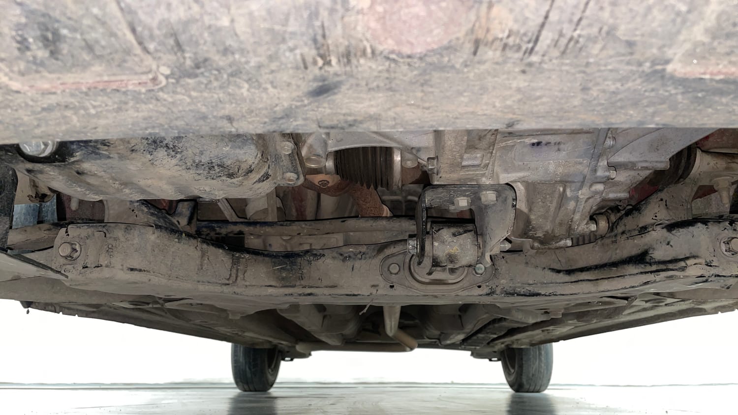 Used 2015 Hyundai Elite i20 Magna 1.2 Petrol Manual extra FRONT LEFT UNDERBODY VIEW
