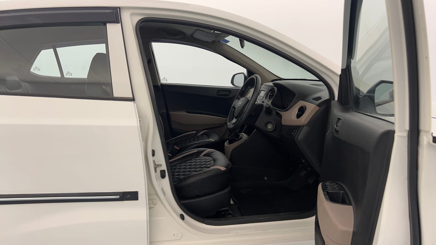 Used 2019 Hyundai Grand i10 Magna 1.2 Kappa VTVT Petrol Manual interior RIGHT SIDE FRONT DOOR CABIN VIEW