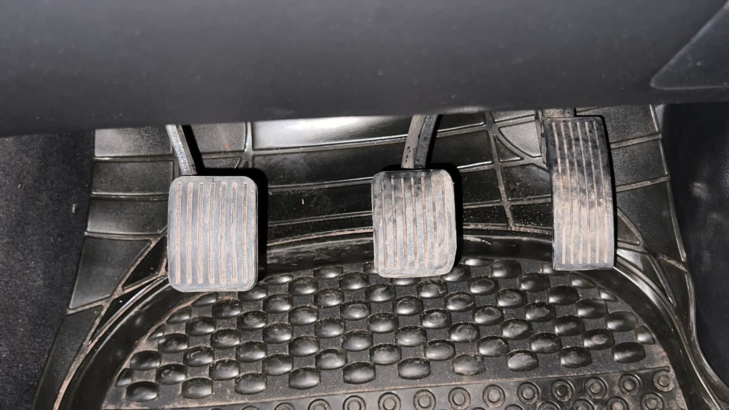 Used 2015 Hyundai Grand i10 Asta 1.2 Kappa VTVT (O) Petrol Manual interior PEDALS VIEW