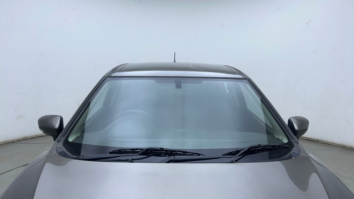 Used 2021 Maruti Suzuki Baleno Zeta Petrol Manual exterior FRONT WINDSHIELD VIEW