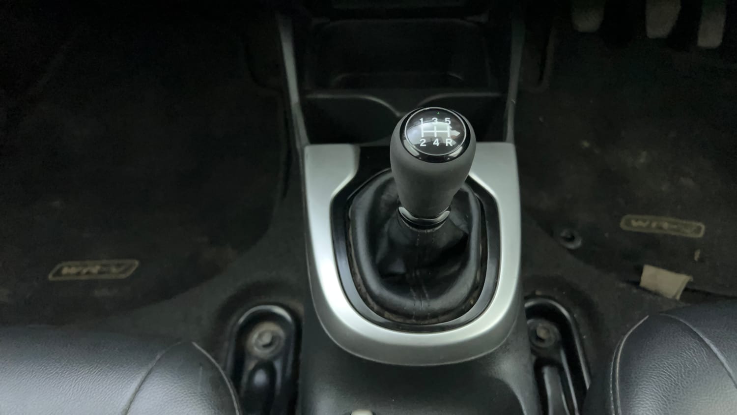Used 2018 Honda WR-V S MT Petrol Petrol Manual interior GEAR  KNOB VIEW