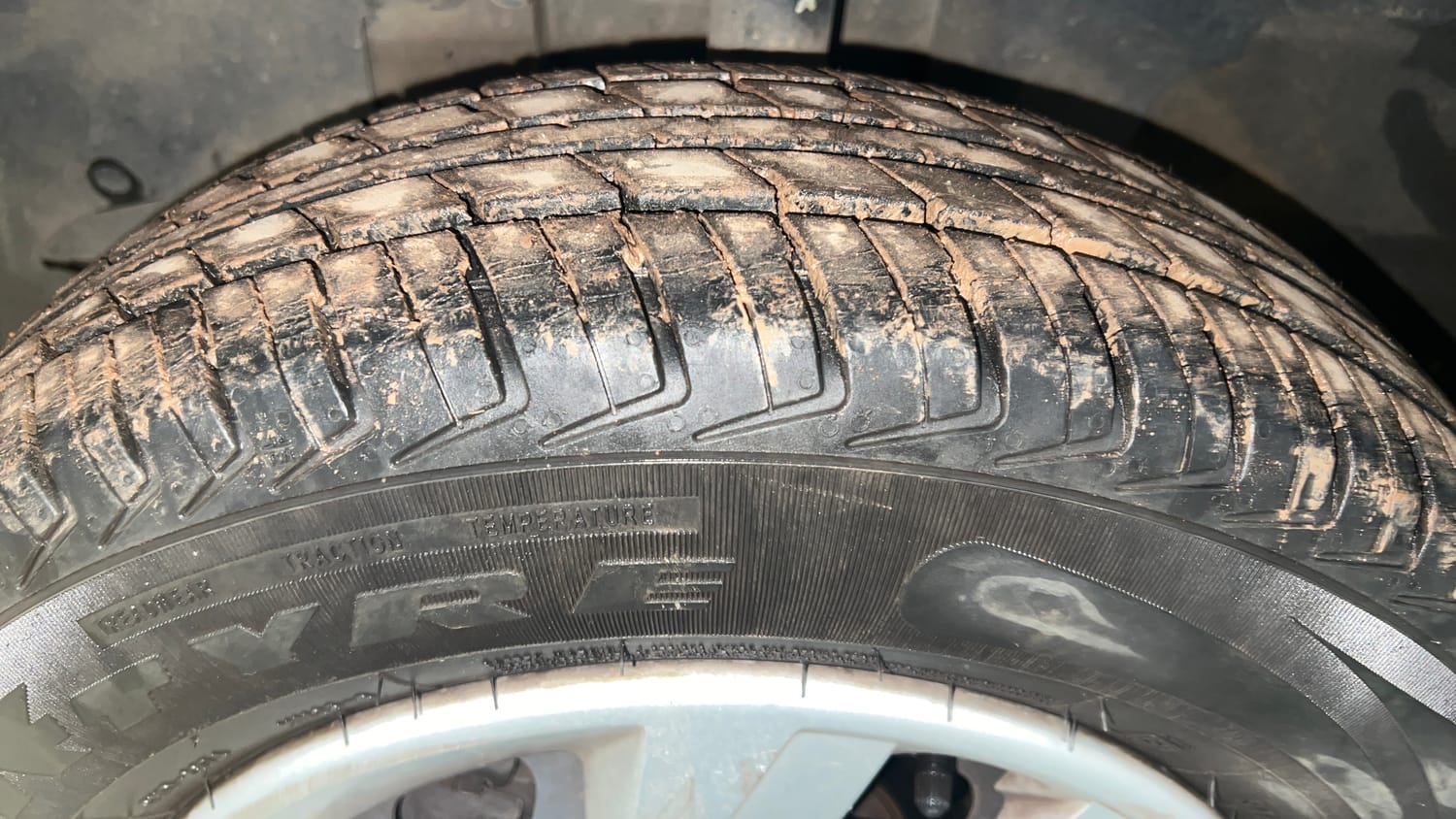Used 2017 Renault Kwid 1.0 RXL Petrol Manual tyres LEFT FRONT TYRE TREAD VIEW