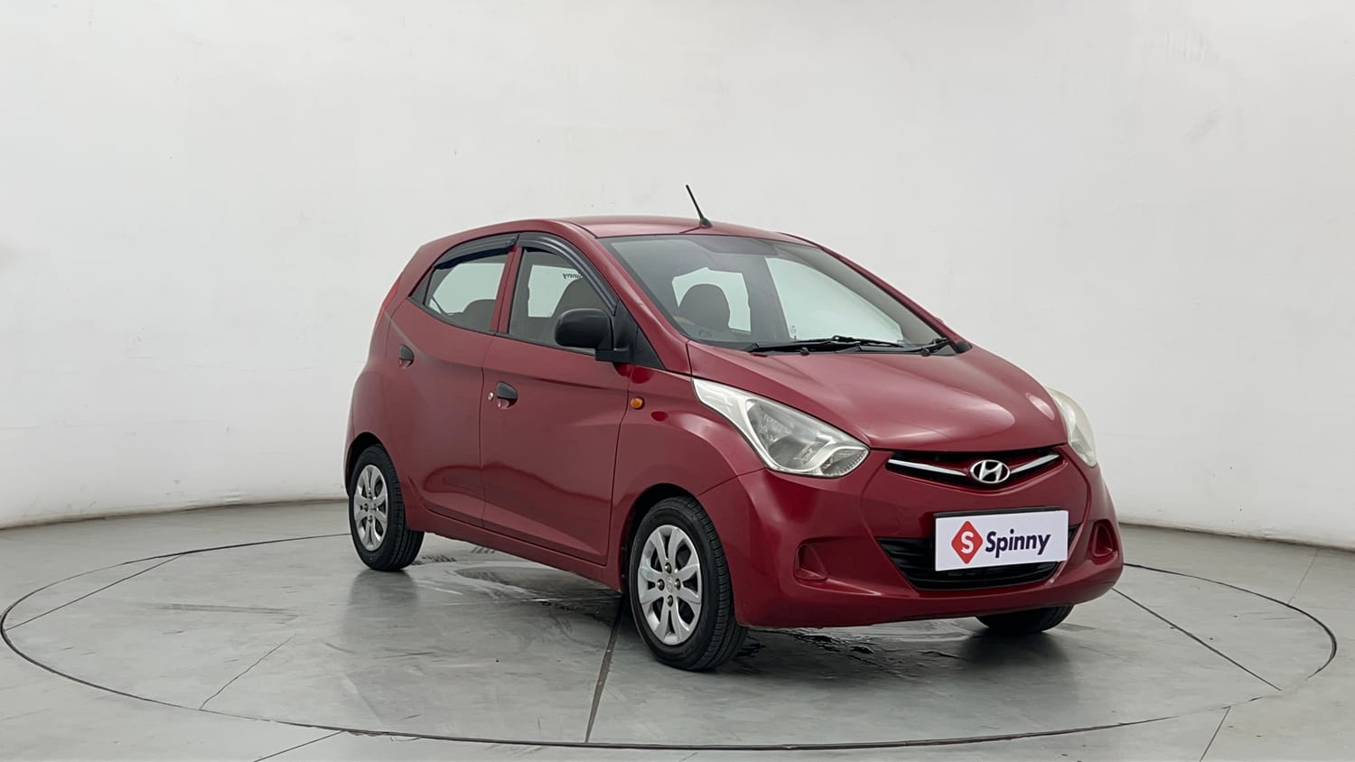 Used 2014 Hyundai Eon Magna + Petrol Manual exterior RIGHT FRONT CORNER VIEW