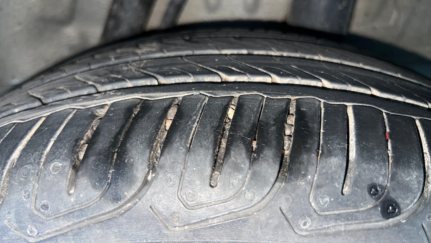 Used 2024 Honda City V Petrol CVT Petrol Automatic tyres LEFT REAR TYRE TREAD VIEW