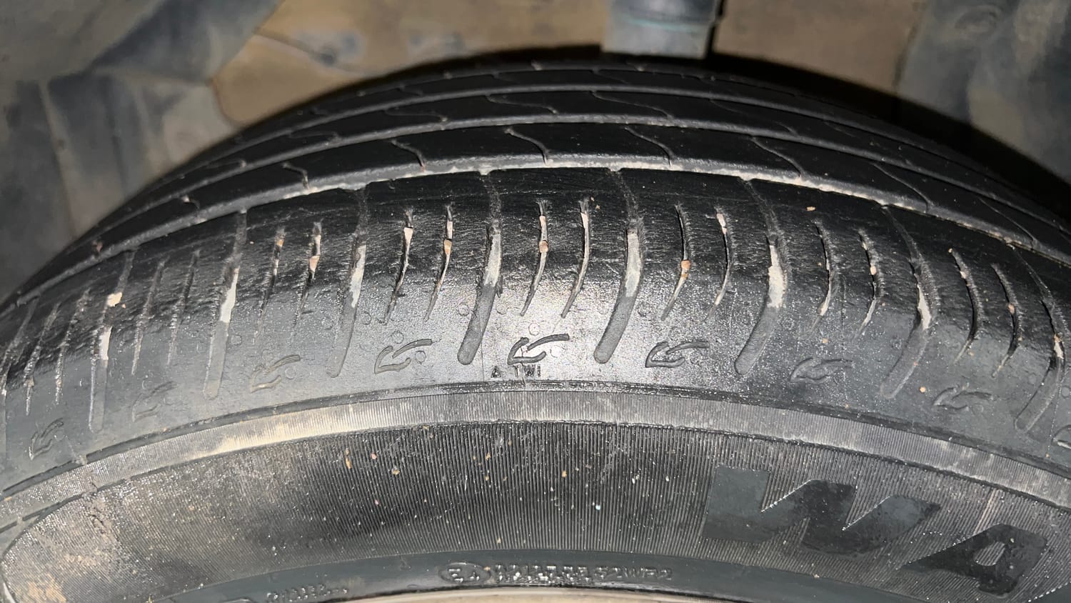 Used 2023 Maruti Suzuki Brezza VXi Petrol Manual tyres LEFT FRONT TYRE TREAD VIEW