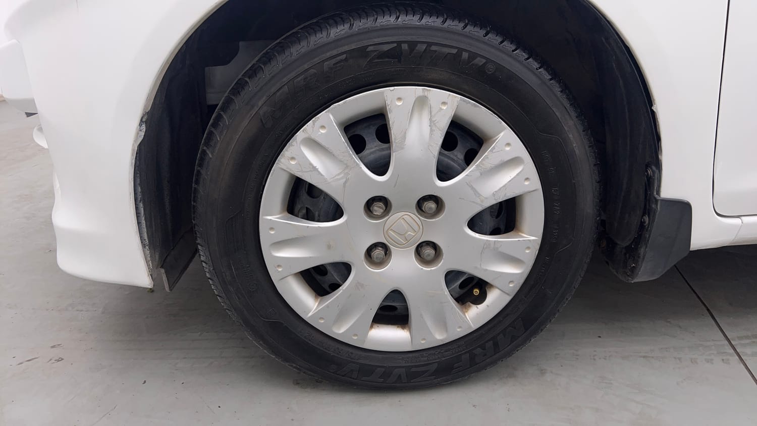 Used 2016 Honda Amaze 1.2 S i-VTEC Petrol Manual tyres LEFT FRONT TYRE RIM VIEW