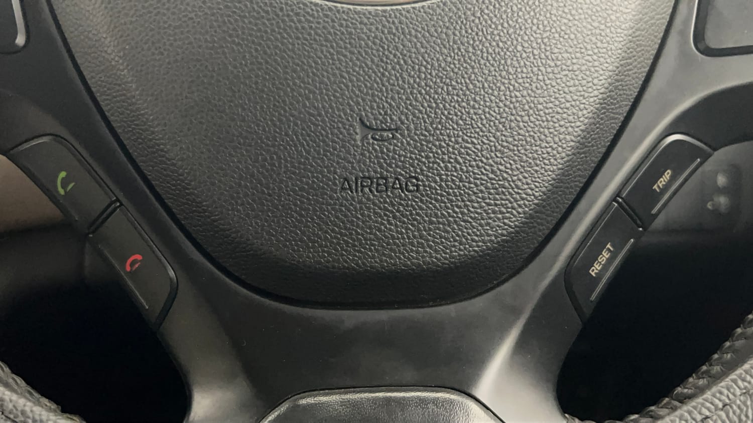 Used 2014 Hyundai Xcent SX 1.2 Petrol Manual top_features Airbags