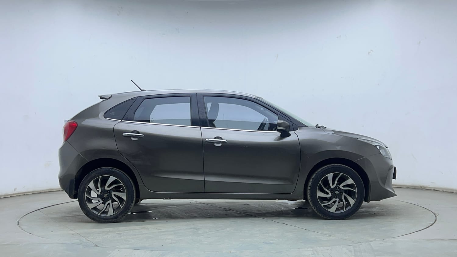 Used 2021 Maruti Suzuki Baleno Zeta Petrol Manual exterior RIGHT SIDE VIEW