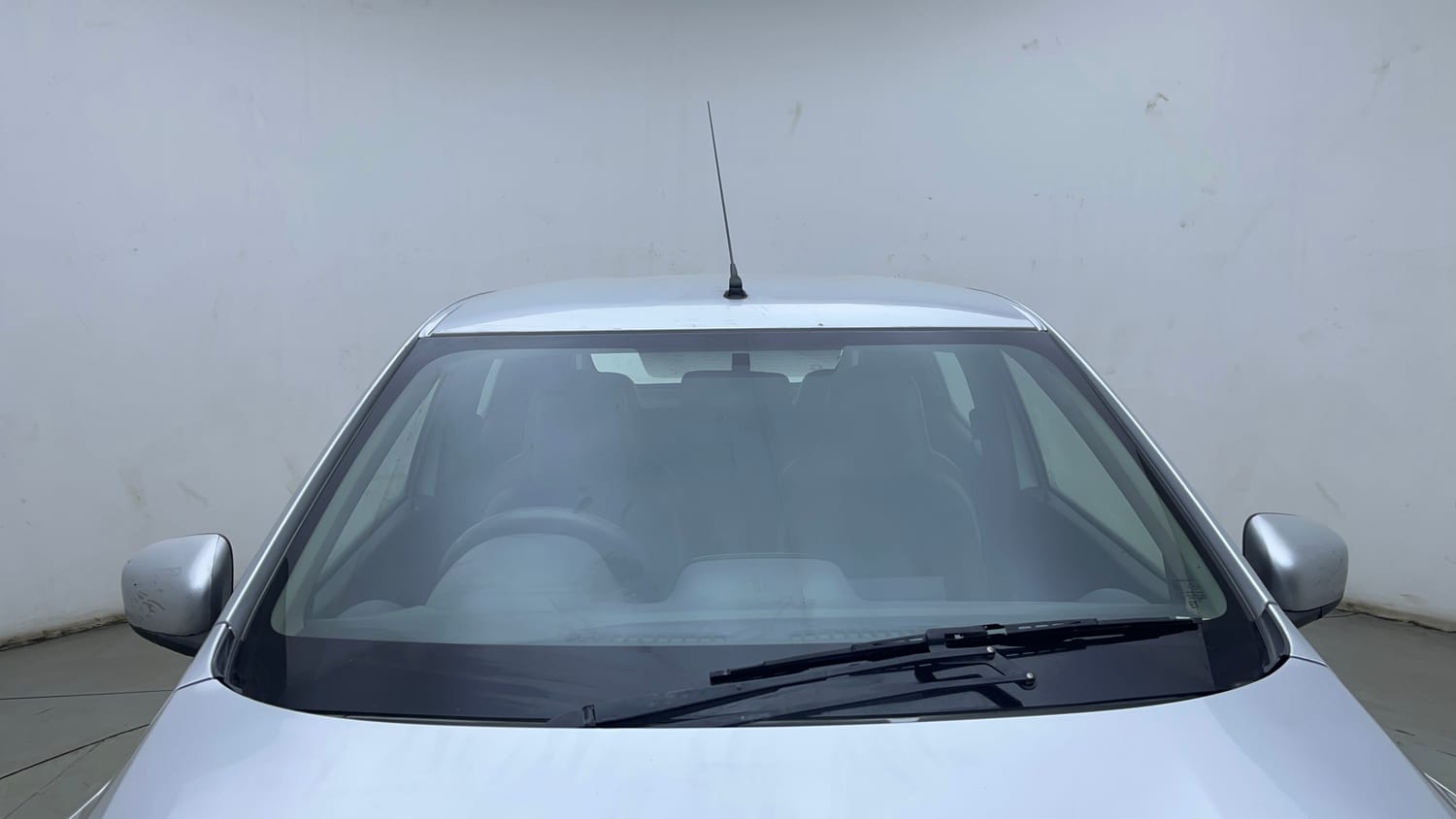 Used 2016 Renault Kwid 1.0 RXT Petrol Manual exterior FRONT WINDSHIELD VIEW