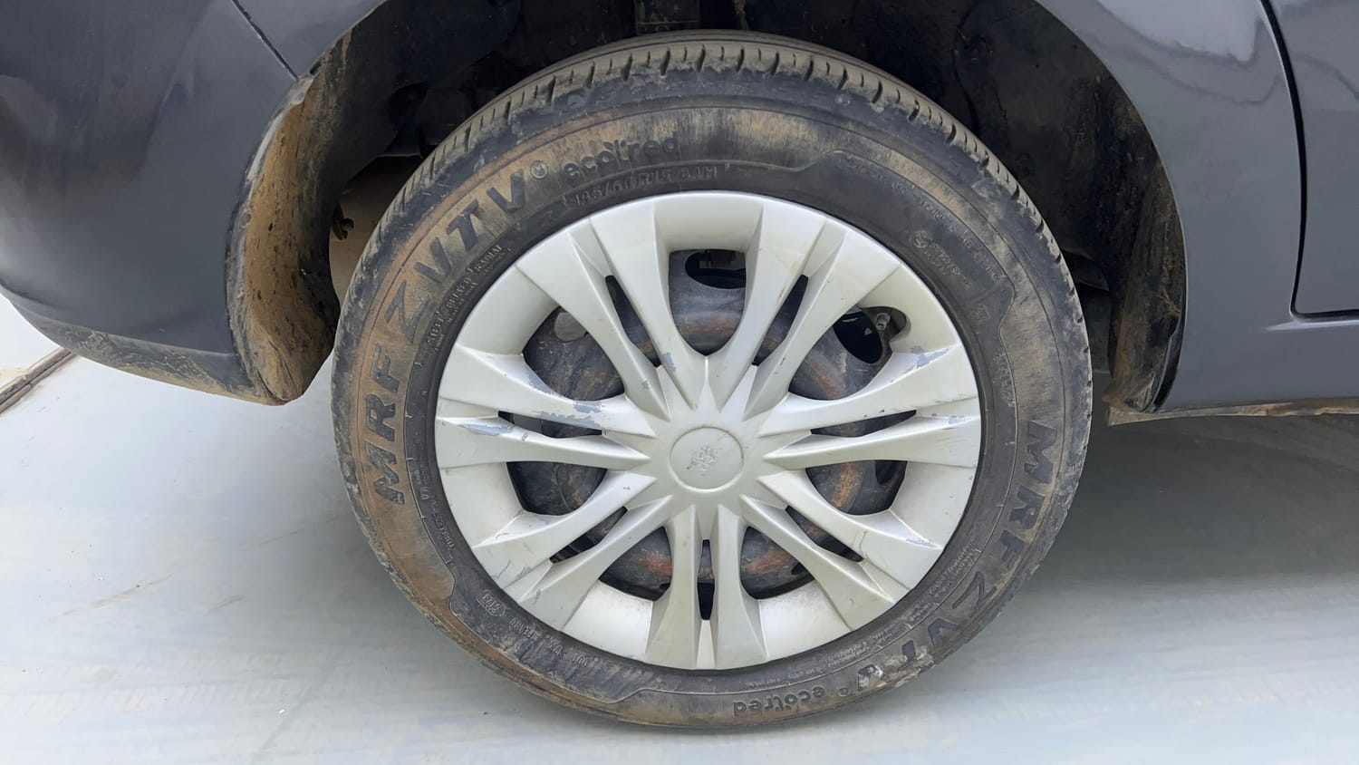 Used 2016 Tata Zest XMS Petrol Petrol Manual tyres RIGHT REAR TYRE RIM VIEW